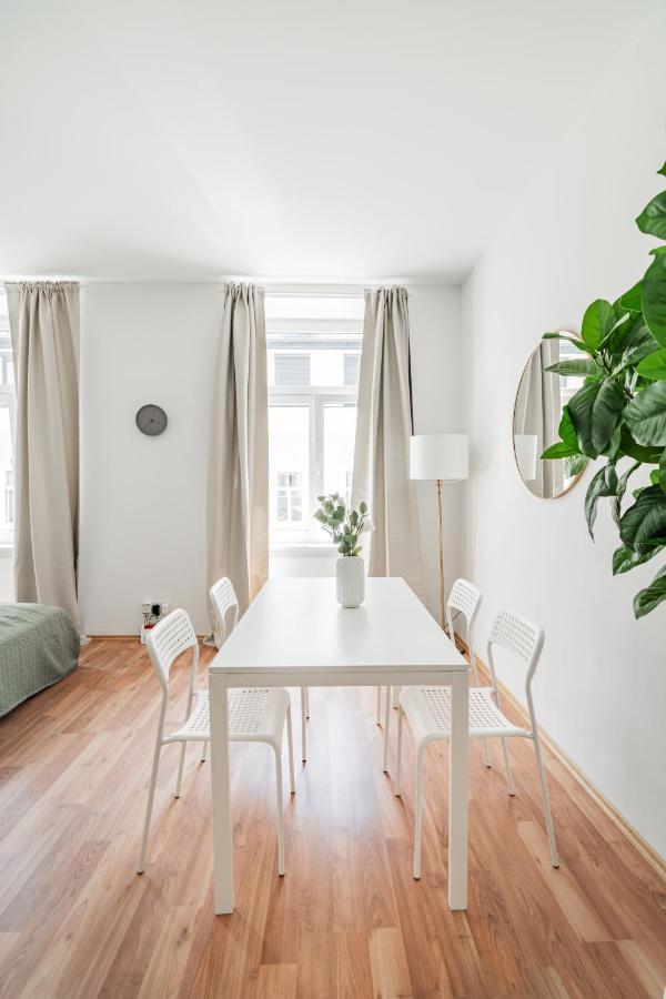 Central Appartment ウィーン エクステリア 写真